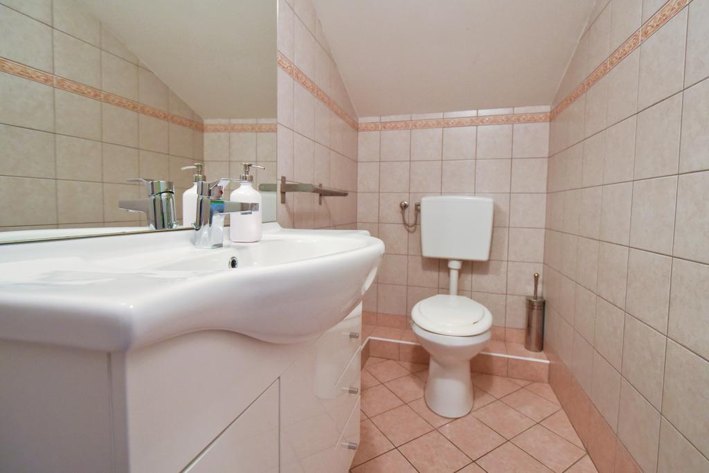 Hostel X Point Кобарід Екстер'єр фото