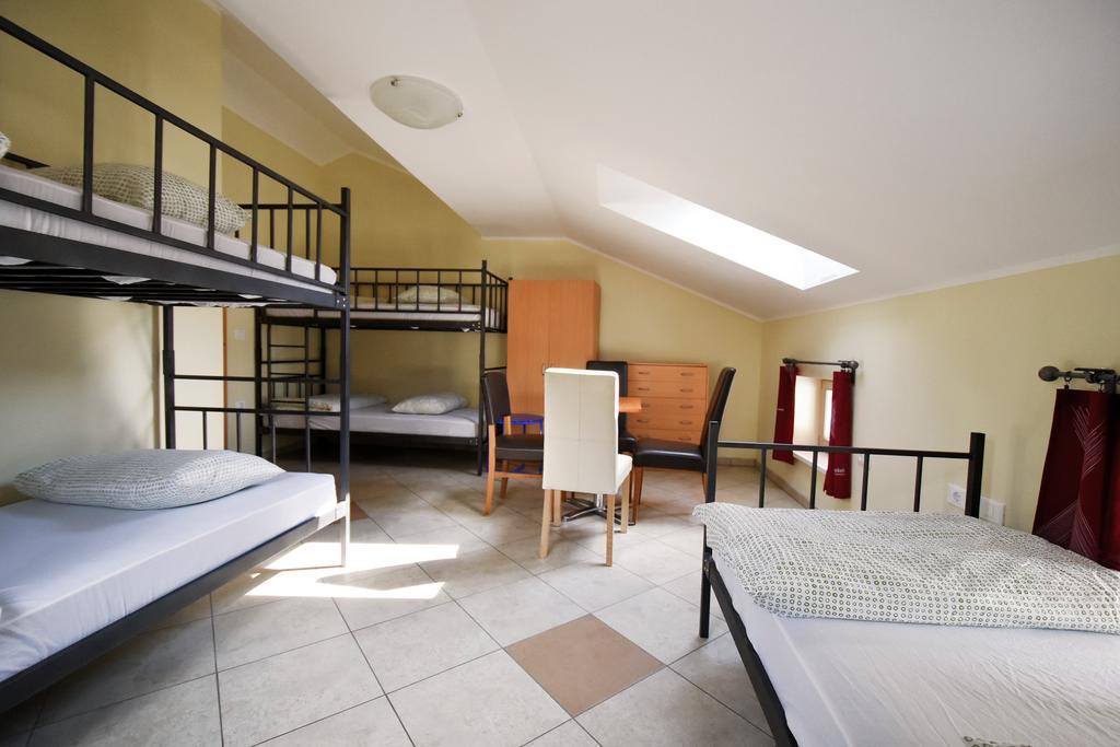 Hostel X Point Кобарід Екстер'єр фото